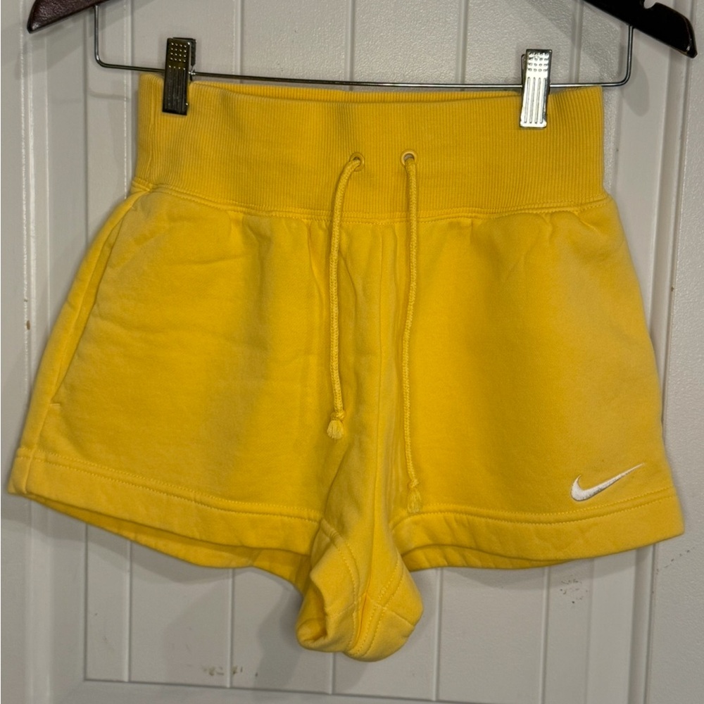 Nike phoenix fleece shorts size XS like new
